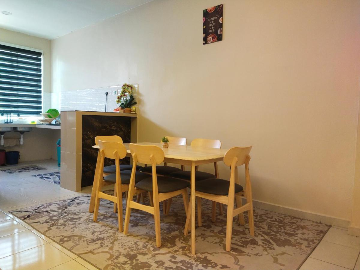 Axaida Homestay Parit Jawa Bakar Parit Zewnętrze zdjęcie